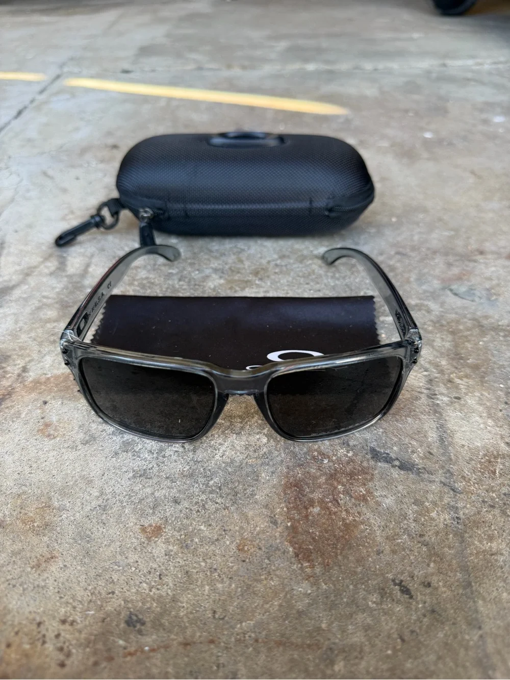Oakley Holbrook Sunglasses Black Polar Irid Prizm Lens Clear Crystal Black Frame